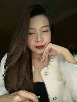 Snapshot of Bae1103 chatting on 02-04-25, 05:55 Bae1103 online show from 02-04-25, 05:55