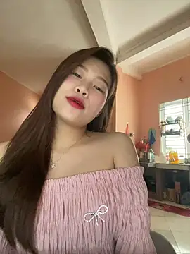Snapshot of Bae1103 chatting on 02-16-25, 08:21 Bae1103 online show from 02-16-25, 08:21