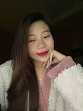 Snapshot of Bae1103 chatting on 02-16-25, 10:32 Bae1103 online show from 02-16-25, 10:32