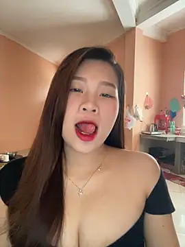 Snapshot of Bae1103 chatting on 03-05-25, 02:46 Bae1103 online show from 03-05-25, 02:46