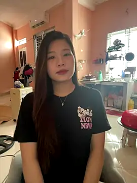 Snapshot of Bae1103 chatting on 09-15-25, 03:39 Bae1103 online show from 09-15-25, 03:39