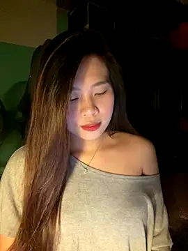 Snapshot of Bae1103 chatting on 09-25-25, 03:27 Bae1103 online show from 09-25-25, 03:27