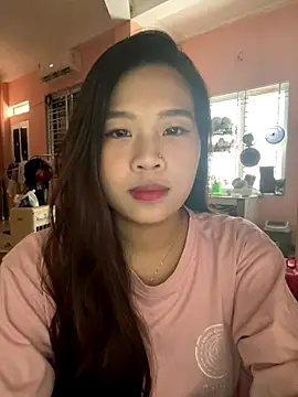 Snapshot of Bae1103 chatting on 10-18-25, 08:37 Bae1103 online show from 10-18-25, 08:37