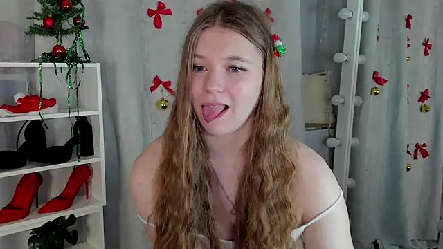 Snapshot of Rebecca_Kelly chatting on 12-18-24, 10:35 Rebecca Kelly online show from 12-18-24, 10:35