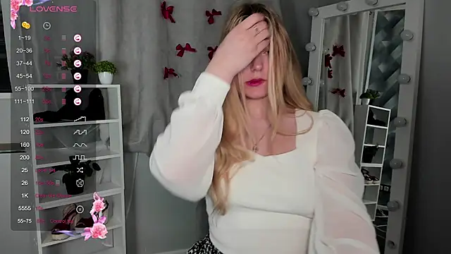 Snapshot of Rebecca_Kelly chatting on 03-14-25, 06:39 Rebecca Kelly online show from 03-14-25, 06:39