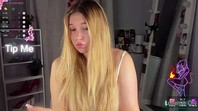 Snapshot of Rebecca_Kelly chatting on 09-16-25, 01:39 Rebecca Kelly online show from 09-16-25, 01:39