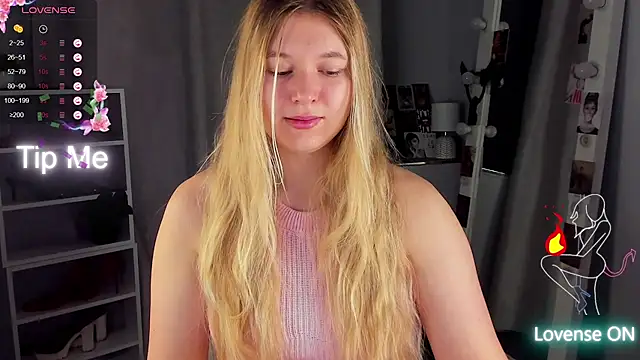 Snapshot of Rebecca_Kelly chatting on 09-27-25, 01:43 Rebecca Kelly online show from 09-27-25, 01:43