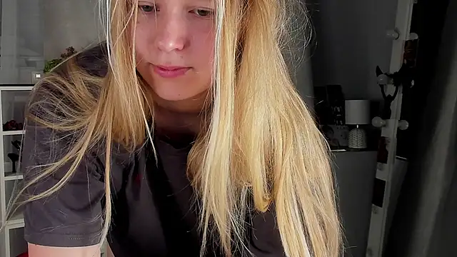 Snapshot of Rebecca_Kelly chatting on 10-02-25, 02:07 Rebecca Kelly online show from 10-02-25, 02:07