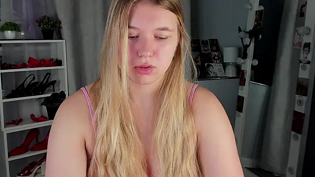 Snapshot of Rebecca_Kelly chatting on 10-14-25, 02:12 Rebecca Kelly online show from 10-14-25, 02:12