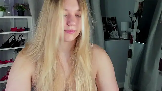 Snapshot of Rebecca_Kelly chatting on 10-20-25, 02:01 Rebecca Kelly online show from 10-20-25, 02:01