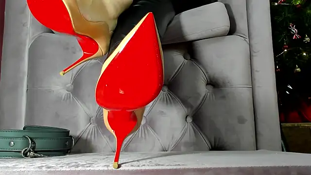 Snapshot of LillaGoddess chatting on 12-07-24, 12:35 LillaGoddess online show from 12-07-24, 12:35