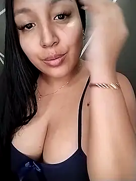 KourtneyCox online show from 10-09-25, 07:39