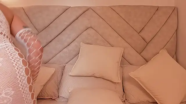 DarlinJones online show from 04-20-26, 07:04