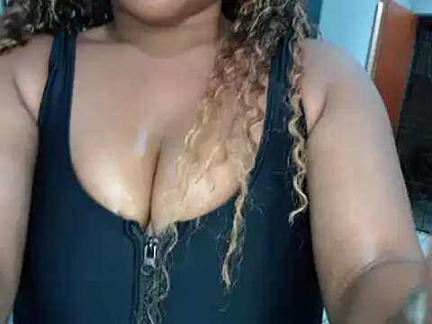 Snapshot of CREAMYCUPCAKExxx chatting on 01-25-25, 11:32 CREAMYCUPCAKExxx online show from 01-25-25, 11:32