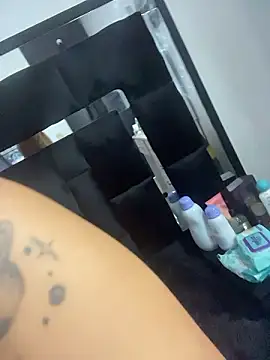 Snapshot of angelss_of_charlie chatting on 01-08-26, 04:20 angelss of charlie online show from 01-08-26, 04:20