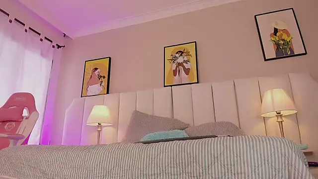 Snapshot of angelss_of_charlie chatting on 01-10-26, 03:03 angelss of charlie online show from 01-10-26, 03:03