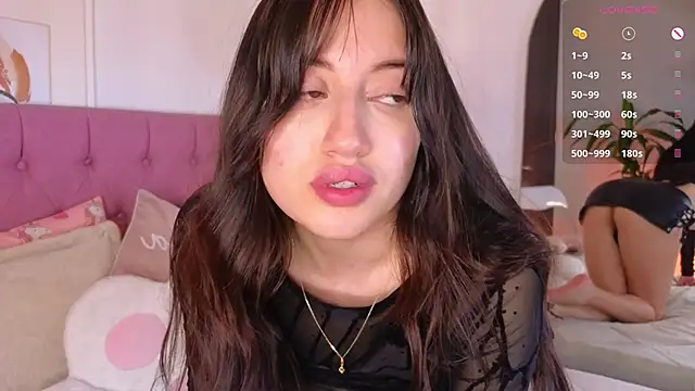 Snapshot of eimy22 chatting on 12-13-24, 02:32 eimy22 online show from 12-13-24, 02:32