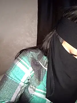 Snapshot of Narimane_maroc chatting on 12-21-25, 03:02 Narimane maroc online show from 12-21-25, 03:02