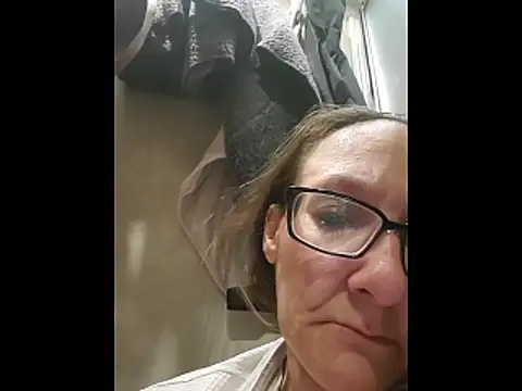 Snapshot of ILUV2TUCHMYKITTY chatting on 03-15-26, 09:59 ILUV2TUCHMYKITTY online show from 03-15-26, 09:59