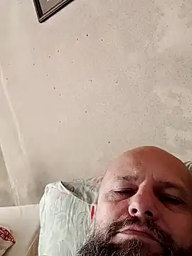 Snapshot of AlexandruCsaba chatting on 01-10-25, 09:23 AlexandruCsaba online show from 01-10-25, 09:23