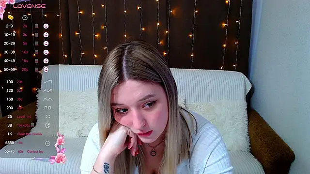 Snapshot of JessRosen chatting on 01-24-25, 07:19 JessRosen online show from 01-24-25, 07:19