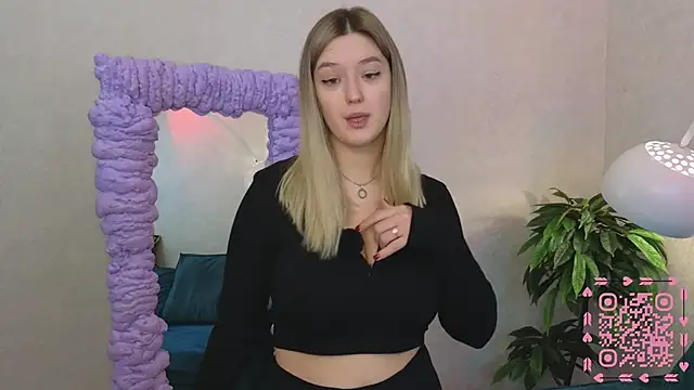 Snapshot of JessRosen chatting on 02-01-25, 04:35 JessRosen online show from 02-01-25, 04:35