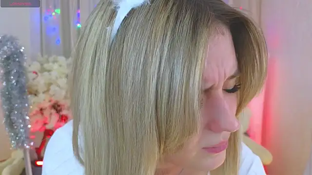 Snapshot of JessRosen chatting on 12-21-25, 03:24 JessRosen online show from 12-21-25, 03:24