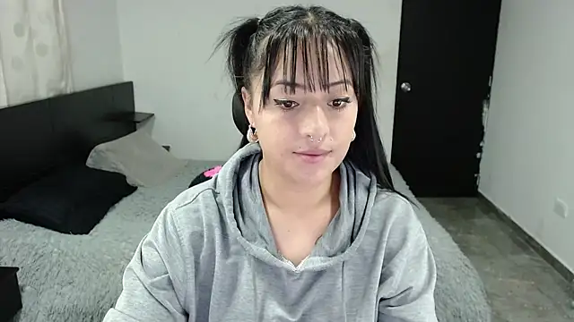 jjulietha95 online show from 03-19-26, 03:10