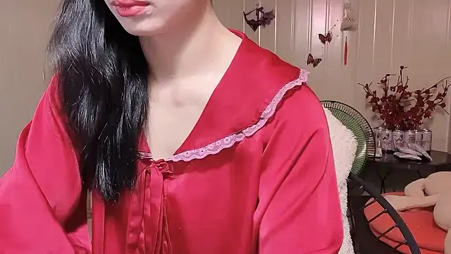 Snapshot of LinhChi_9x chatting on 07-10-26, 12:37 LinhChi 9x online show from 07-10-26, 12:37