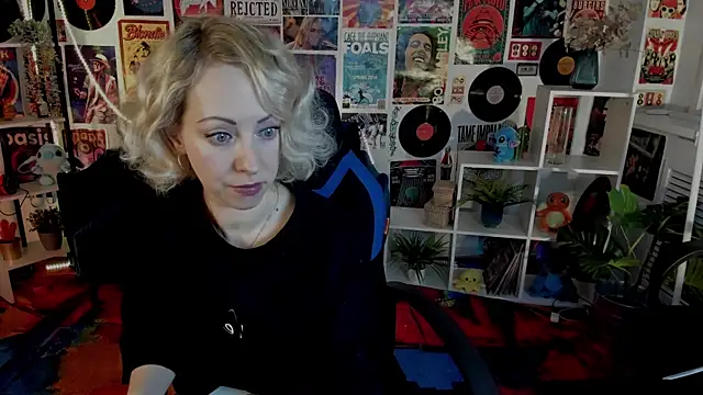 LylithSkye online show from 01-03-25, 08:32