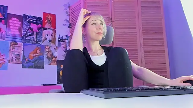 LylithSkye online show from 01-22-25, 01:53