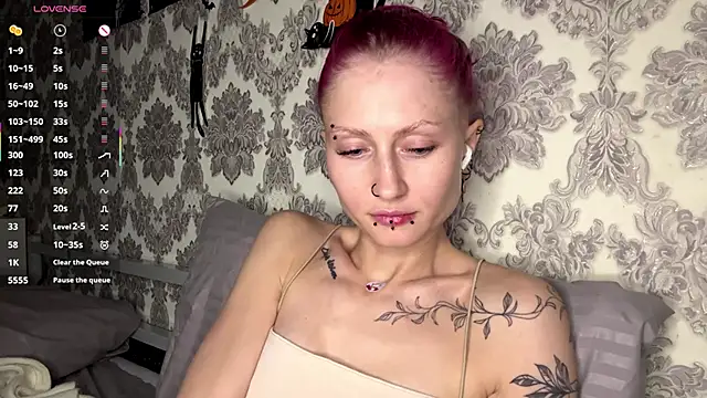 MarthaGees online show from 11-24-25, 03:56