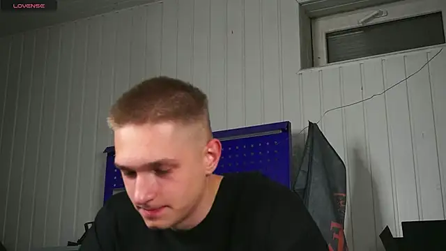 dustyn fox online show from 10-15-25, 04:51