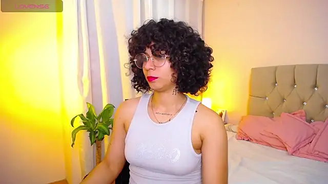 zoe alanaa online show from 11-18-25, 12:16