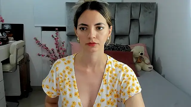 Snapshot of baby-miah chatting on 01-15-25, 04:04 baby-miah online show from 01-15-25, 04:04