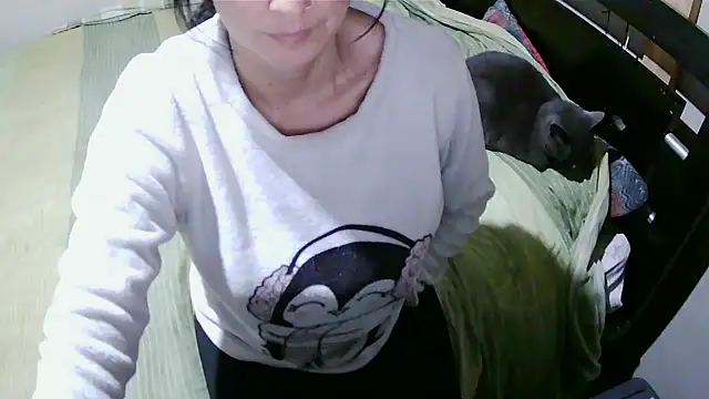 Snapshot of Jennys_room_77 chatting on 11-16-25, 01:22 Jennys room 77 online show from 11-16-25, 01:22