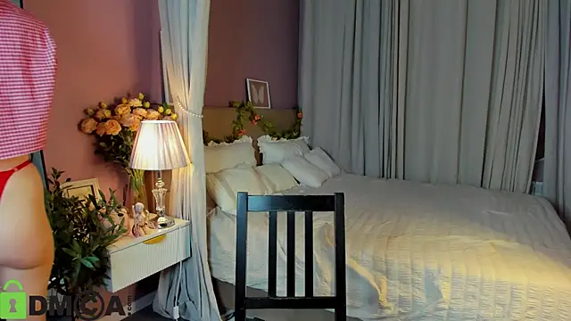 Dearly Emily online show from 12-17-25, 05:19