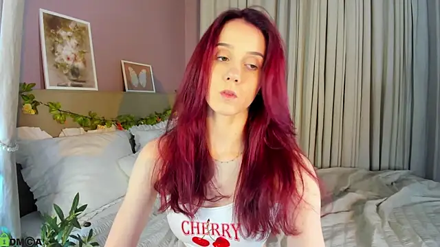 Snapshot of Dearly_Emily chatting on 07-12-26, 05:26 Dearly Emily online show from 07-12-26, 05:26