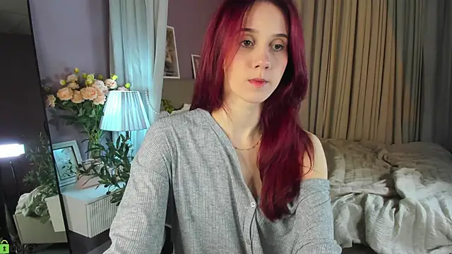 Snapshot of Dearly_Emily chatting on 07-16-26, 05:19 Dearly Emily online show from 07-16-26, 05:19
