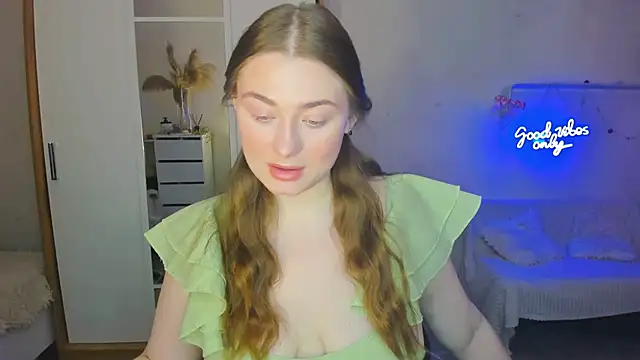 Demure Smile online show from 02-08-25, 07:04