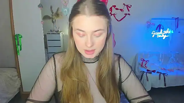 Demure Smile online show from 02-14-25, 02:44