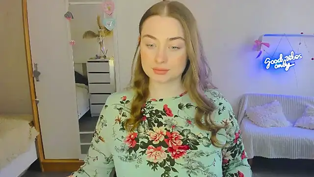 Demure Smile online show from 02-19-25, 09:17