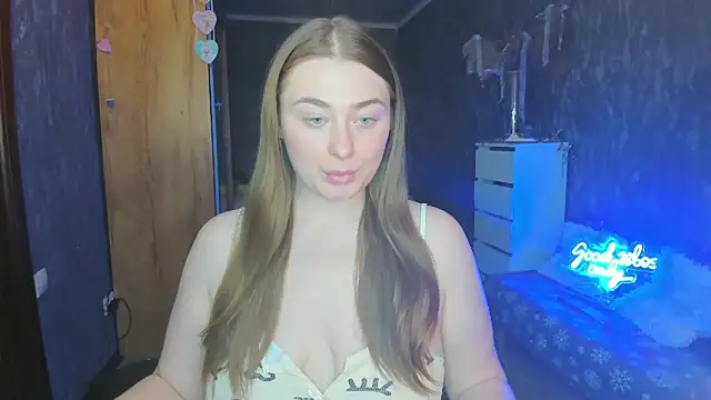 Demure Smile online show from 02-26-25, 01:19