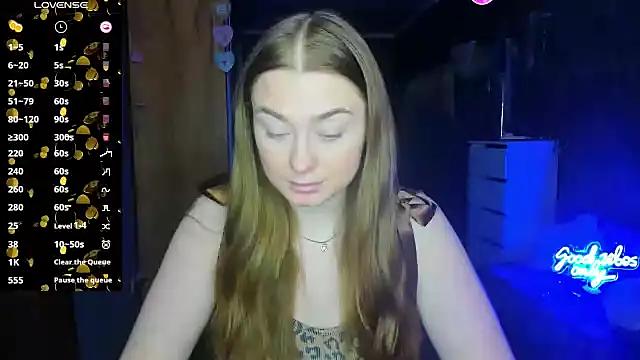Demure Smile online show from 03-13-25, 07:42