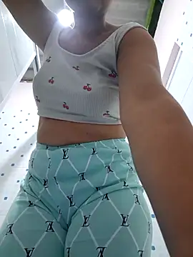 sexy-latin10 online show from 09-26-25, 10:30