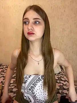 MollyDolle online show from 12-21-24, 07:06