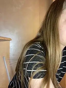 MollyDolle online show from 11-28-25, 08:00