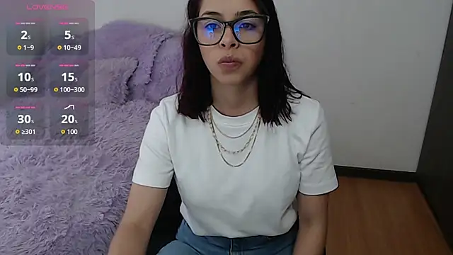 Snapshot of sofia_xxx1 chatting on 09-20-25, 11:33 sofia xxx1 online show from 09-20-25, 11:33