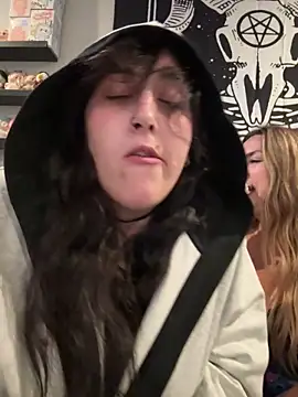 ThicBunz online show from 09-17-25, 03:30