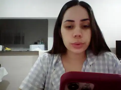 Snapshot of Julinha18 chatting on 12-17-24, 02:01 Julinha18 online show from 12-17-24, 02:01